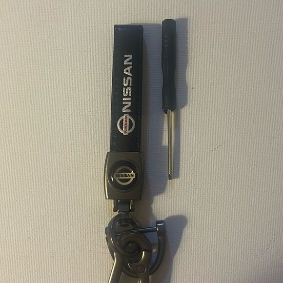 Nissan Logo Key Fob Keychain in Black Leather NWT - Picture 3 of 5